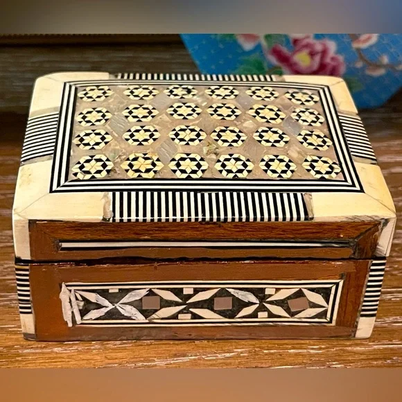 Wood trinket handcrafted boxes (set of 2) approx 7.75”x 4.75” & 3.75”x 2.75”